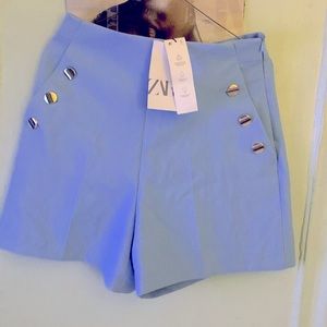 I am selling a brand new blue shorts size medium never wore it